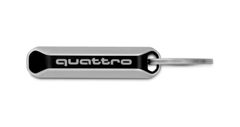 Quattro dizájnú prémium kulcstartó