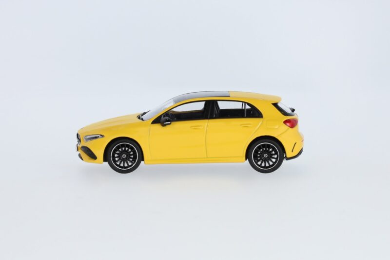 Mercedes A-osztály AMG Line Modellautó 1:43 - Image 5