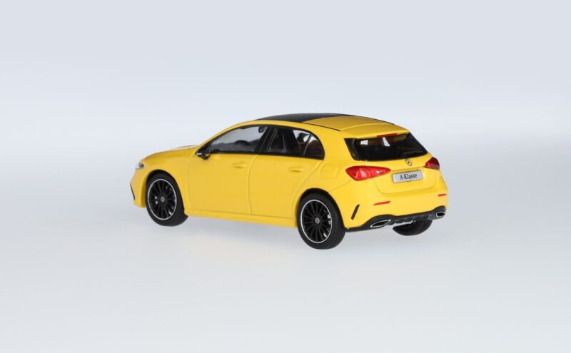 Mercedes A-osztály AMG Line Modellautó 1:43 - Image 2