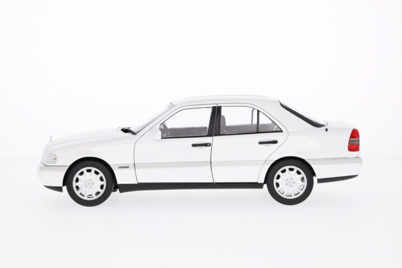 Mercedes C 200 Limousine W202 Modellautó 1:18 - Image 3