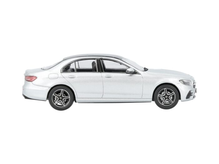Mercedes E-osztály Limousine AMG Line Modellautó 1:43