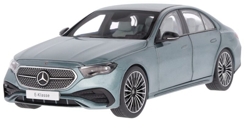 Mercedes E-osztály Limuzin AMG Line 1:18 Modellautó - Image 2
