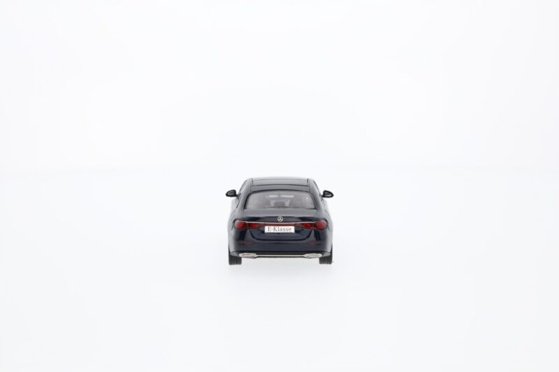 Mercedes E-osztály AVANTGARDE W214 miniatűr modell 1:43 - Image 6