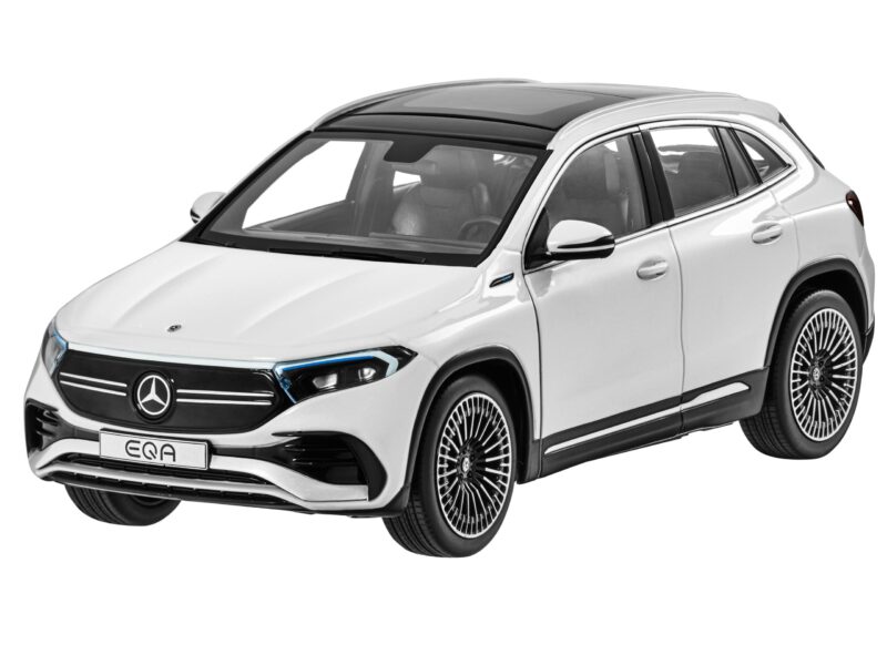Mercedes EQA Offroader AMG Modellautó 1:18 - Image 2