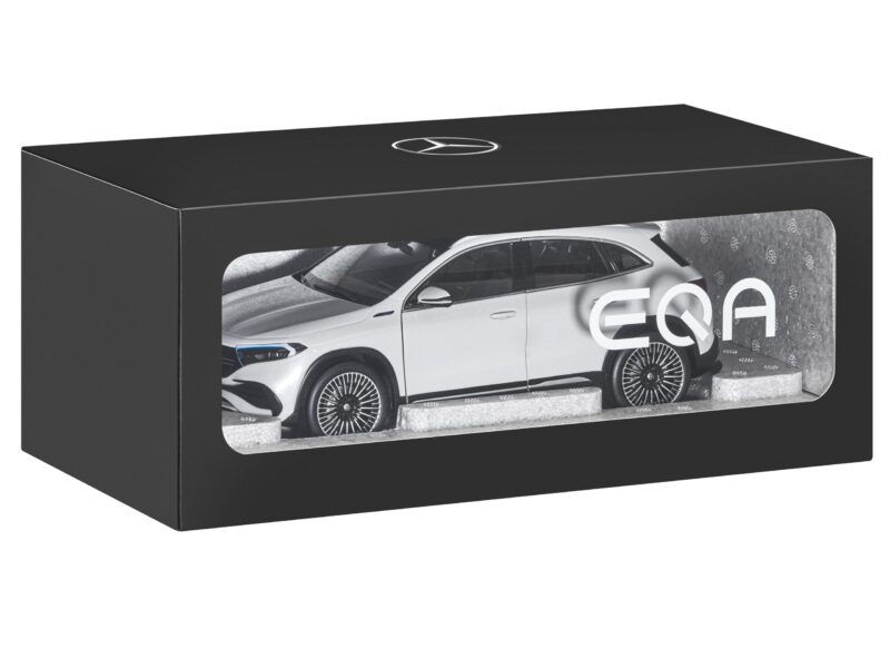 Mercedes EQA Offroader AMG Modellautó 1:18 - Image 4