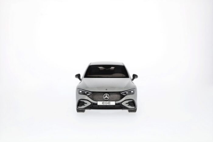 Mercedes EQE Limousine AMG Modellautó 1:18