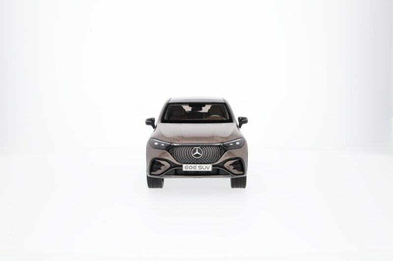 Mercedes EQE SUV AMG Modellautó - Image 4