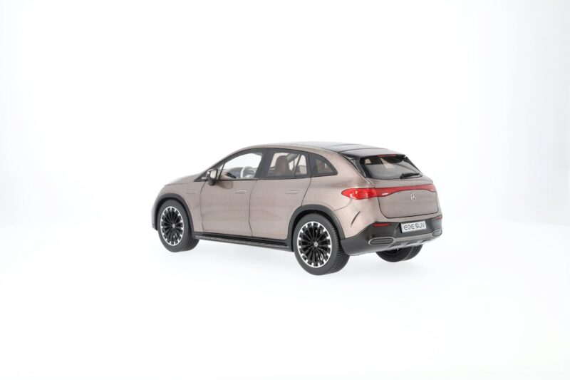 Mercedes EQE SUV AMG Modellautó - Image 6