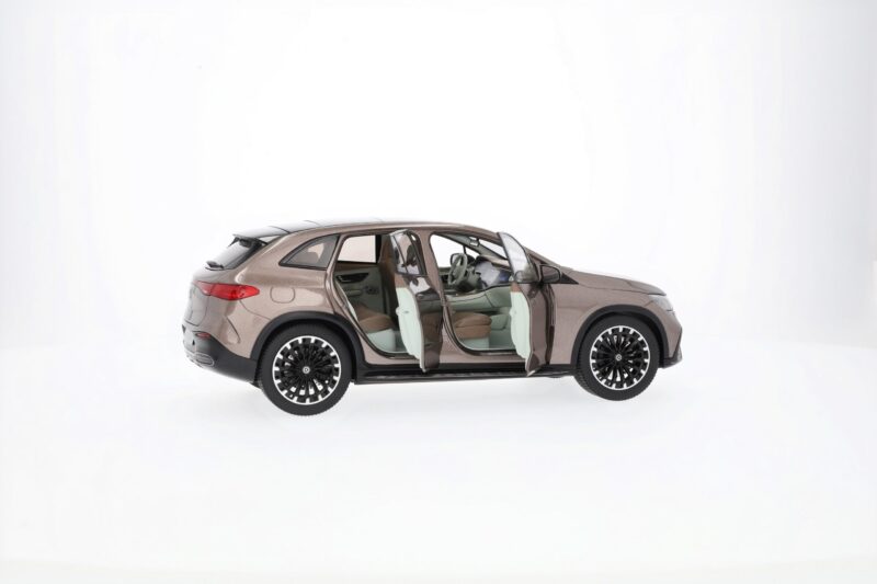 Mercedes EQE SUV AMG Modellautó - Image 5