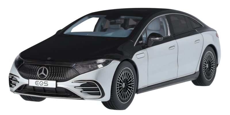Mercedes EQS Limuzin AMG Line Modellautó - Image 8