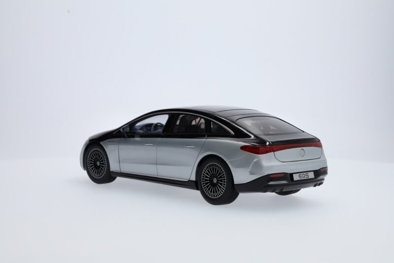 Mercedes EQS Limuzin AMG Line Modellautó