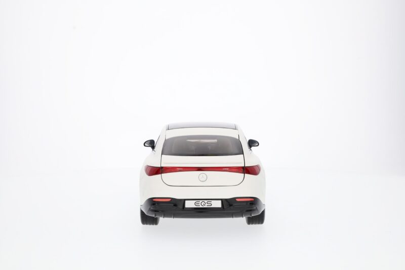 Mercedes EQS Limuzin AMG Modellautó - Image 2