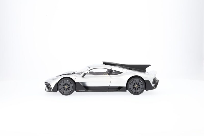 Mercedes AMG ONE Modellautó C298 - Image 3