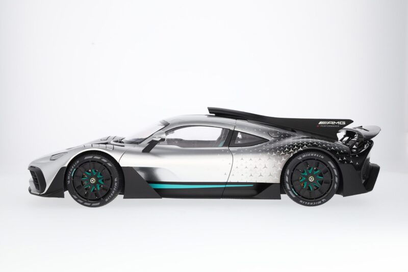 Mercedes-AMG ONE Modellautó 1:12 Gyűjtői Darab