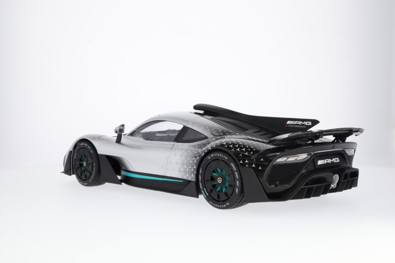 Mercedes-AMG ONE Modellautó 1:12 Gyűjtői Darab - Image 9