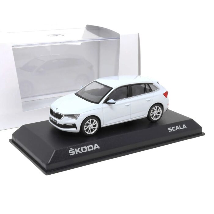 Skoda Scala 1:43 Holdfehér Modellautó