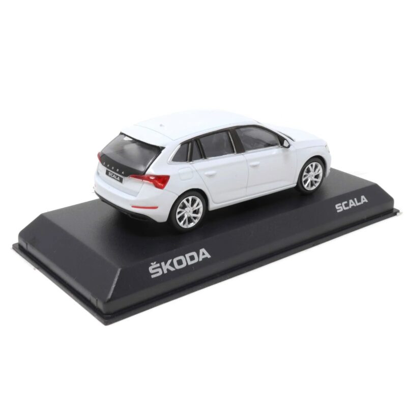 Skoda Scala 1:43 Holdfehér Modellautó - Image 3